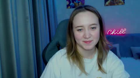 _lalune_ online show from February 16, 5:37 pm