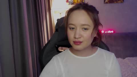 _lalune_ online show from October 24, 12:06 pm