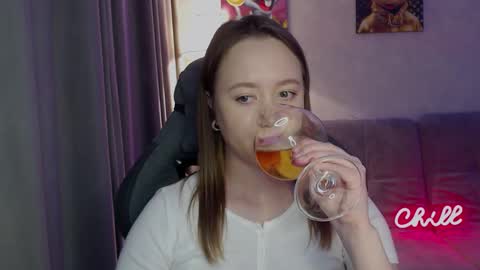 _lalune_ online show from November 1, 1:21 pm