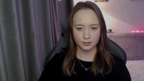 _lalune_ online show from September 29, 12:48 pm