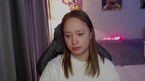 _lalune_ online show from September 16, 8:06 am