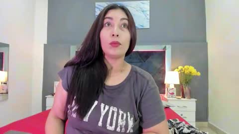 Lauralove online show from December 5, 10:07 pm