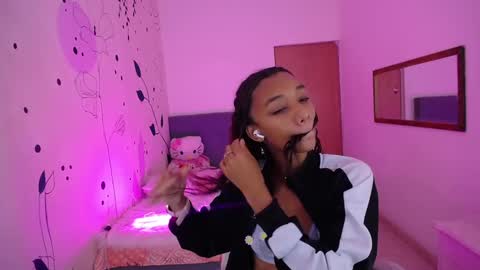  lia 18  online show from December 6, 12:44 pm