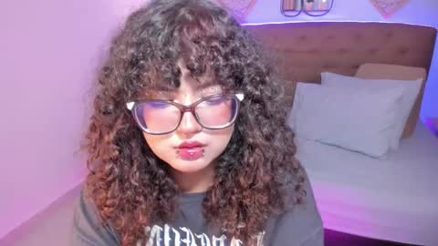 Liily online show from November 28, 7:21 pm