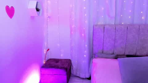 Snapshot of _little_ivy chatting on January 20, 10:37 pm Ivy 3 online show from January 20, 10:37 pm
