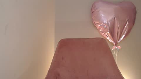 Snapshot of _little_misss chatting on January 30, 10:08 am Mila  online show from January 30, 10:08 am