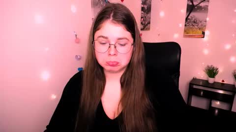 Snapshot of _lovely_mary chatting on October 24, 7:36 pm Mary online show from October 24, 7:36 pm