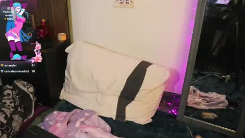 Snapshot of _lucy_white_ chatting on February 27, 3:29 am Lucy online show from February 27, 3:29 am