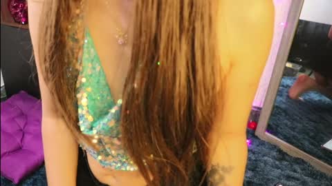 Snapshot of _lucy_white_ chatting on December 30, 1:58 am Lucy online show from December 30, 1:58 am