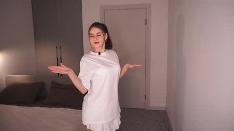 Luna online show from February 20, 6:43 pm