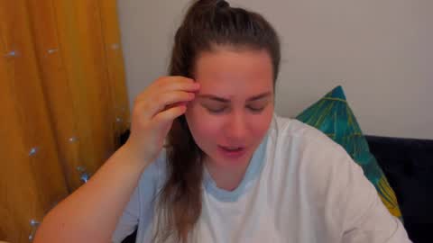 Snapshot of _madalexa_ chatting on December 10, 4:27 pm Alexa online show from December 10, 4:27 pm