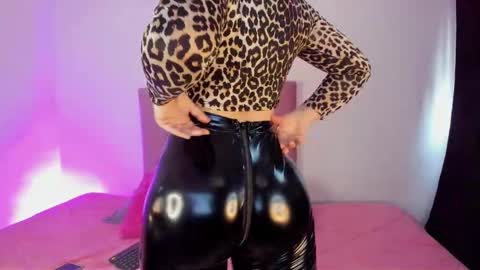 Snapshot of _marie__ chatting on September 18, 8:57 pm Maria paula online show from September 18, 8:57 pm