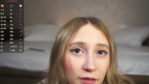  Gwen  online show from September 28, 4:21 am