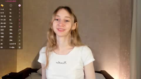  Gwen  online show from October 8, 3:45 am