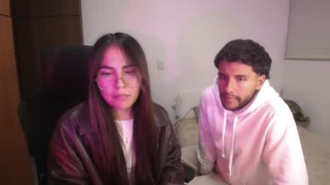 max and abby online show from July 29, 12:21 am