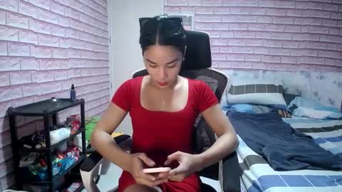 julia online show from December 31, 7:20 am