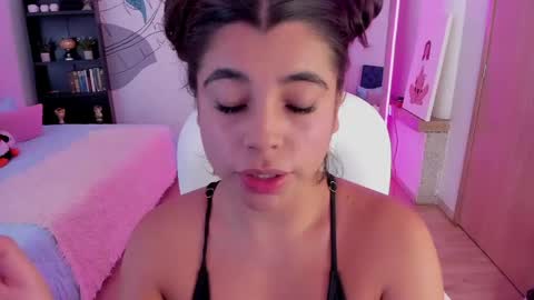  MIa blue 18  online show from May 26, 6:47 pm