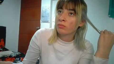 Mia-foster online show from April 5, 2:52 am