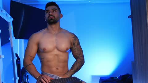 soy mike online show from February 1, 1:51 pm