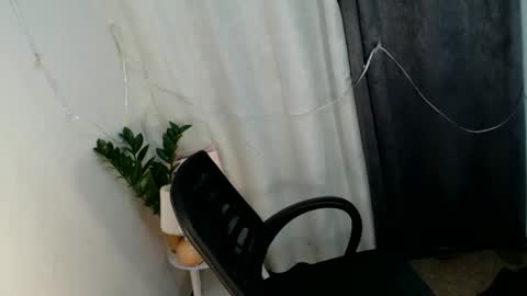 _mikko_moto_ online show from April 13, 11:58 am