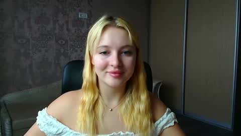 Melanie online show from February 16, 11:19 am