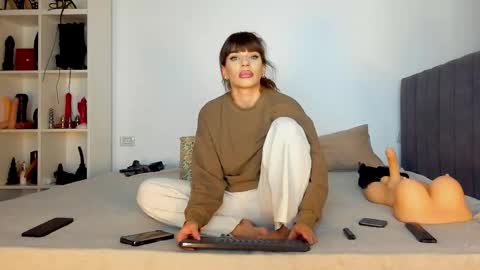 AstrideVonTeese online show from October 26, 5:45 pm