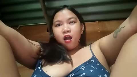 _milkytitsmomxx_ online show from April 14, 4:32 pm