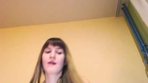 Snapshot of _minnie_boo_ chatting on December 9, 11:58 am Boo online show from December 9, 11:58 am