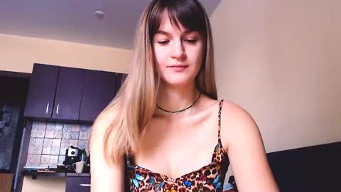 Snapshot of _minnie_boo_ chatting on December 4, 9:01 am Boo online show from December 4, 9:01 am