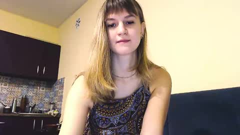 Snapshot of _minnie_boo_ chatting on December 24, 10:44 am Boo online show from December 24, 10:44 am