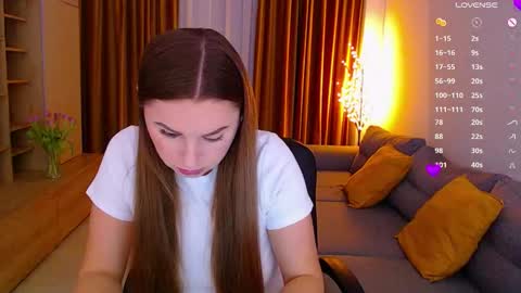 Mia online show from January 8, 10:10 am