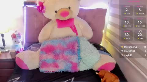 Snapshot of _missemily chatting on March 1, 2:48 am Emi online show from March 1, 2:48 am
