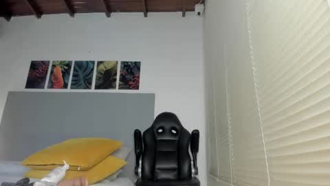 _molly_rosse_ online show from February 18, 12:16 pm