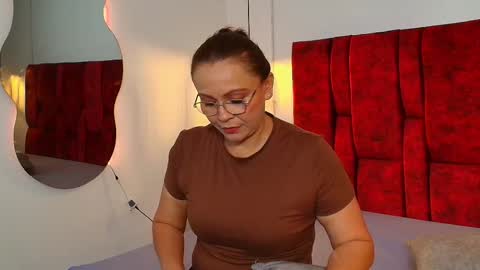 _monaliza_ online show from March 28, 12:28 pm