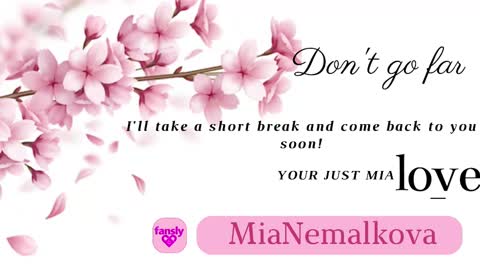Snapshot of _nemalkovamia chatting on March 11, 6:19 am Mia with a big heart online show from March 11, 6:19 am