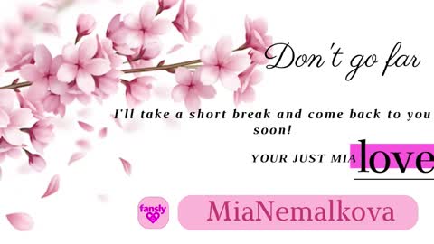 Snapshot of _nemalkovamia chatting on March 8, 6:54 am Mia with a big heart online show from March 8, 6:54 am