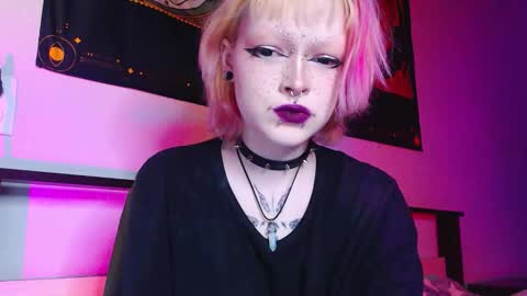 Nicole online show from December 3, 11:38 pm