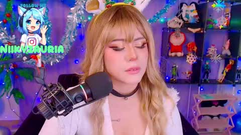 niiky online show from December 15, 2:02 pm