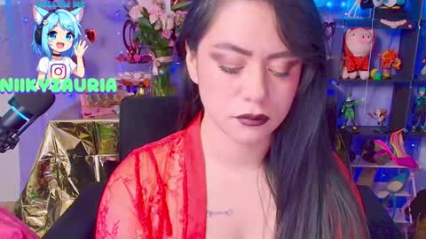 niiky online show from February 15, 6:06 pm