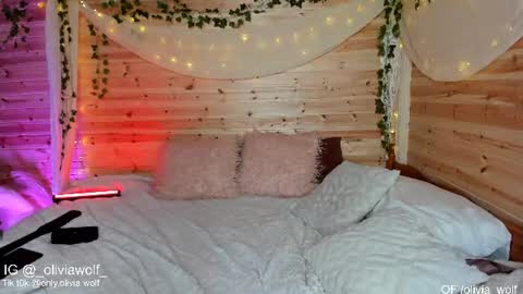 Olivia Wolf  online show from July 11, 9:18 pm