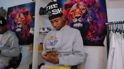 Kevin  online show from May 24, 4:52 am