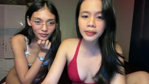 _petitechloe online show from July 11, 8:23 pm