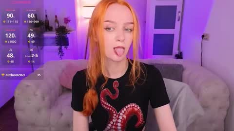 Snapshot of _pink_wassabi_ chatting on October 8, 9:21 pm Maisie online show from October 8, 9:21 pm