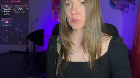  HADLY today day-off see u online 0112  online show from February 20, 5:30 pm