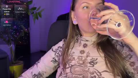  HADLY today day-off see u online 0112  online show from February 17, 5:44 pm