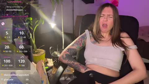  HADLY today day-off see u online 0112  online show from March 5, 8:10 pm