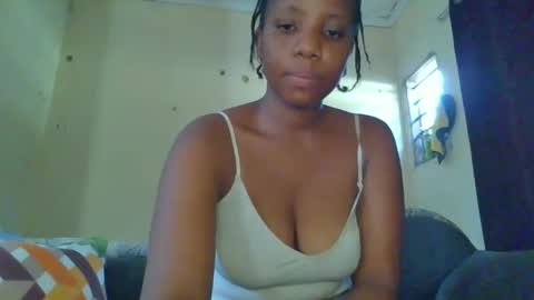 queen online show from December 8, 1:47 pm