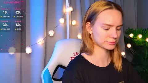 Snapshot of _ramona__ chatting on October 16, 6:02 am im Amy online show from October 16, 6:02 am