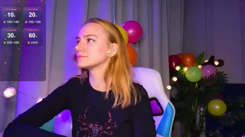 Snapshot of _ramona__ chatting on October 7, 6:20 am im Amy online show from October 7, 6:20 am