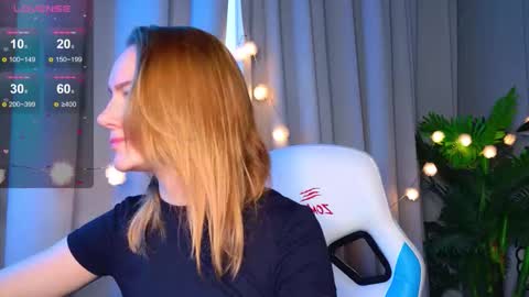 Snapshot of _ramona__ chatting on October 17, 6:28 am im Amy online show from October 17, 6:28 am
